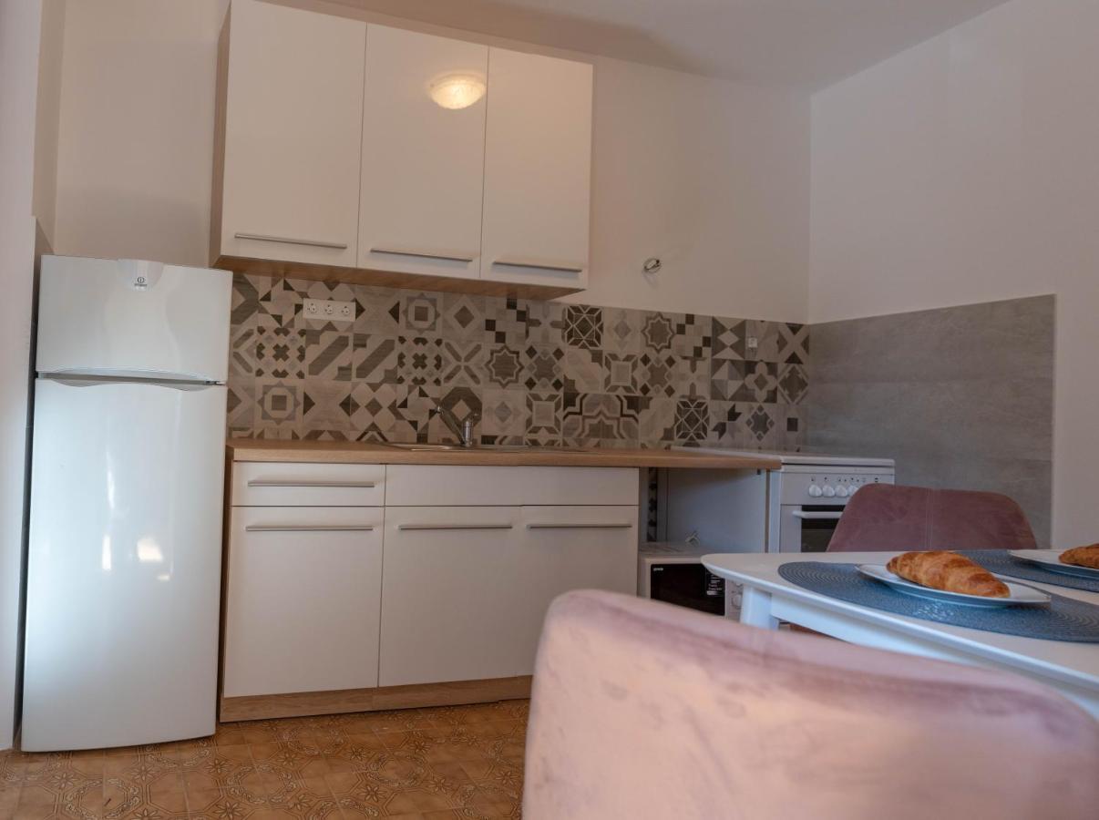 Вілла Apartman Duce Milka Екстер'єр фото